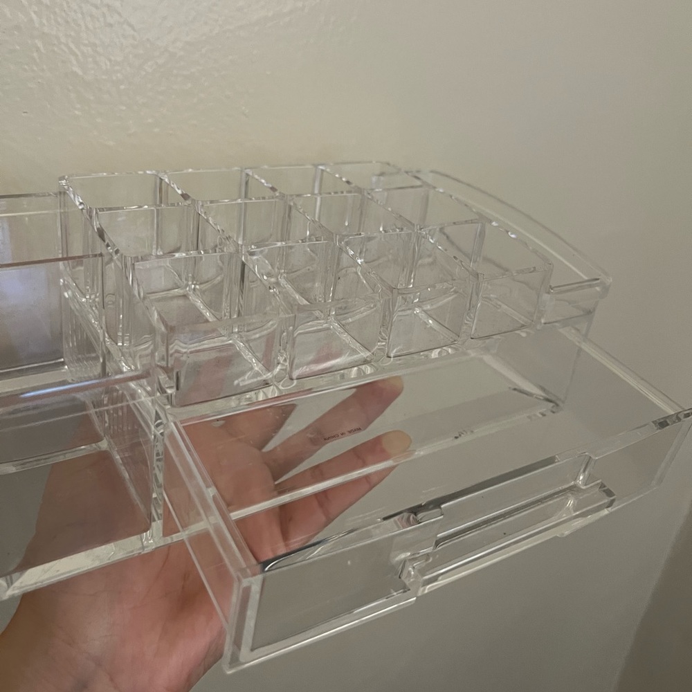 Makeup Organizer - Picture 4 of 5